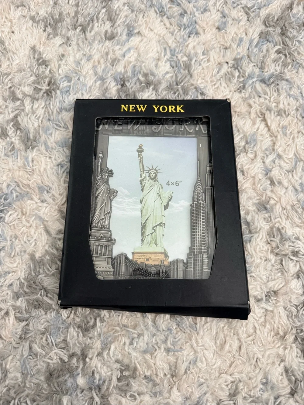 New York Silver-Tone 4x6 Picture Frame - Statues & Skyline